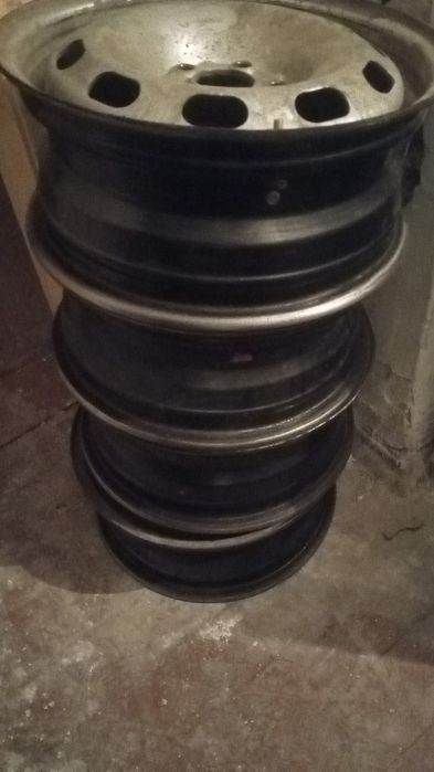 Продам диски 15,с резиной зима..