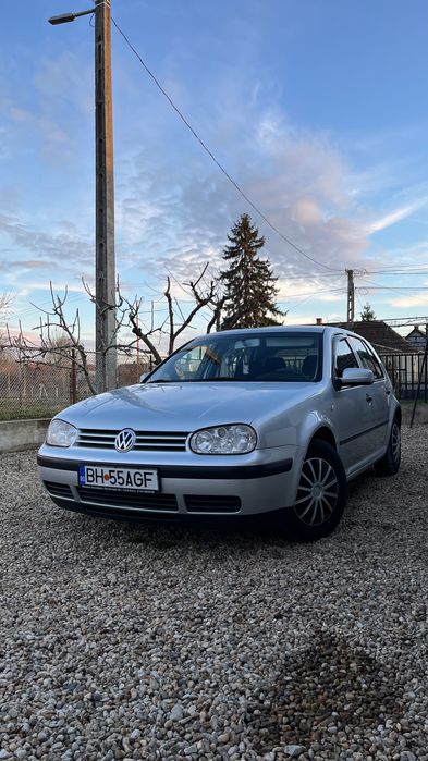 Vând Golf 4 1.6 benzină 16v