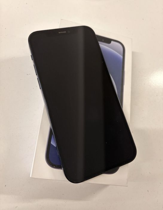 Продам айфон 12 в отличном состоянии