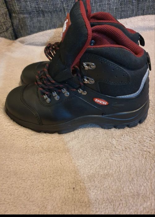 Bocanci de lucru Engelbert Strauss numarul 42 impecabili