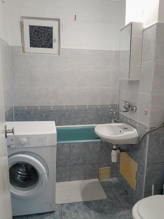 Dau în chirie apartament cu 2 camere în Tg Mureș,  Calea Sighișoarei.
