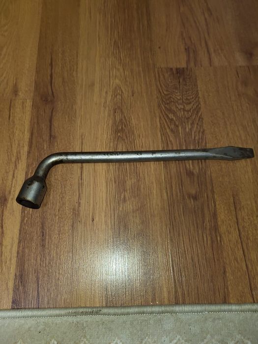 Балон ключ, торцовая головка.