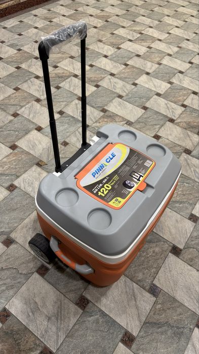 Изотермический контейнер на колесах 66 литр сумка холодильник termos