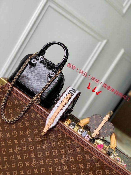 Geanta Louis Vuitton Alma Nano