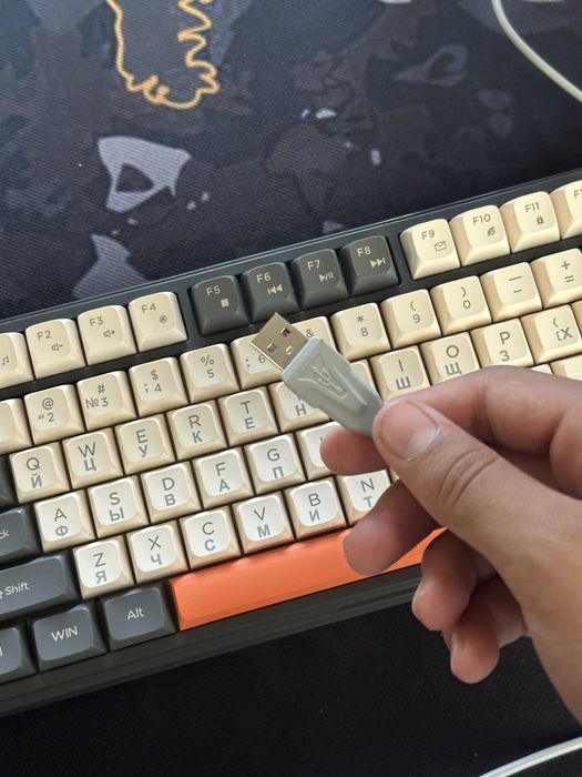 XUNFOX K81 80 ta klavishli klaviatura RGB podsvetkali