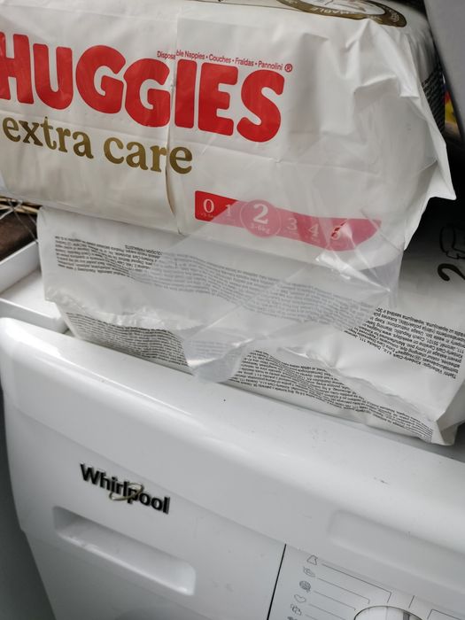 Vand scutece Huggies nr 2, 58 buc, nedesfăcut -2 baxuri, preț/buc