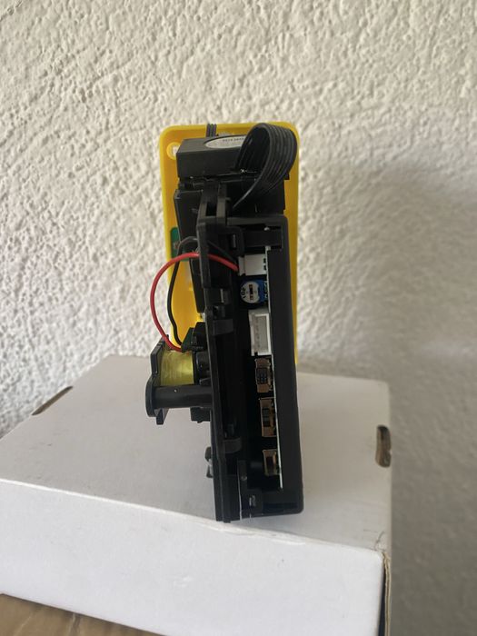 Монетник за машини за играчки