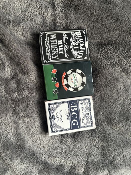 Покер сет - куфарче, допълнителни чипове и карти за покер