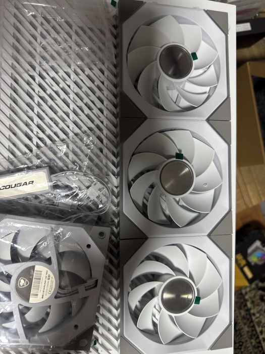 Продам новые вентиляторы Cougar v2 Starlink Reverse 7шт.