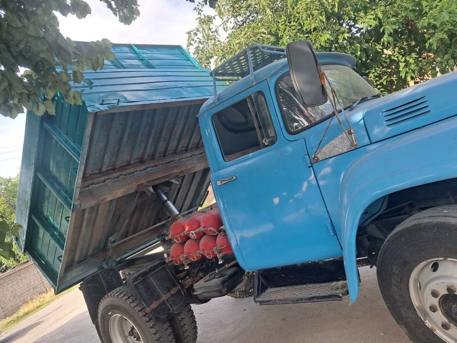 Zil sotiladi tayyor !