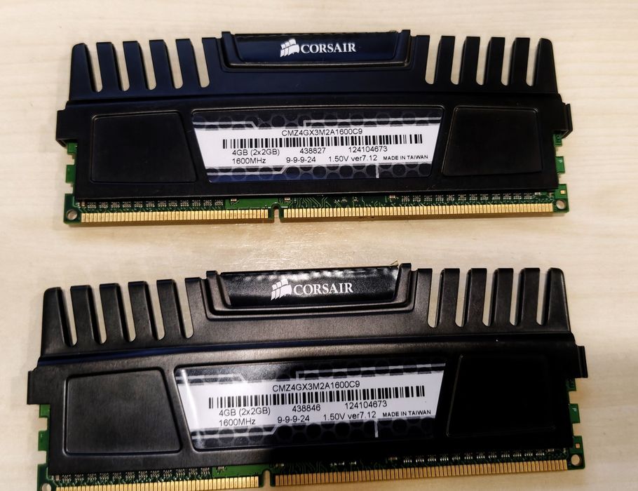 Kit 8GB RAM (4x2GB) Corsair Vengeance DDR3 1600MHz