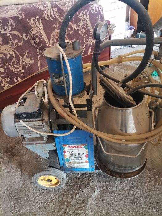 Продам доилныи аппарат зорка