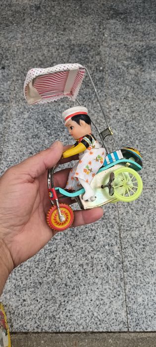 Jucărie veche funcțională