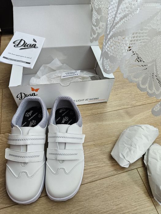 Испански бели обувки- 38н.