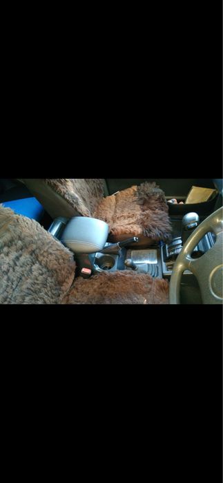 Продам подлокотник suzuki escudo 1