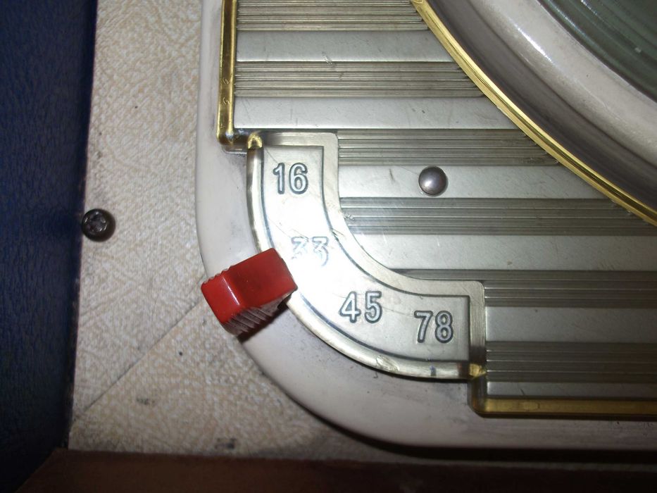 Уникален, работещ ретро грамофон