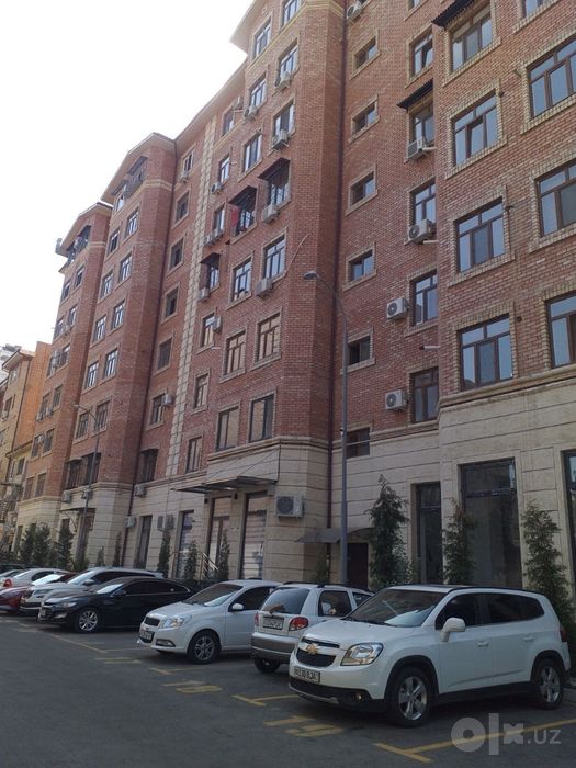Продаётся 3 х квартира ориентир метро Ойбек престижная локация