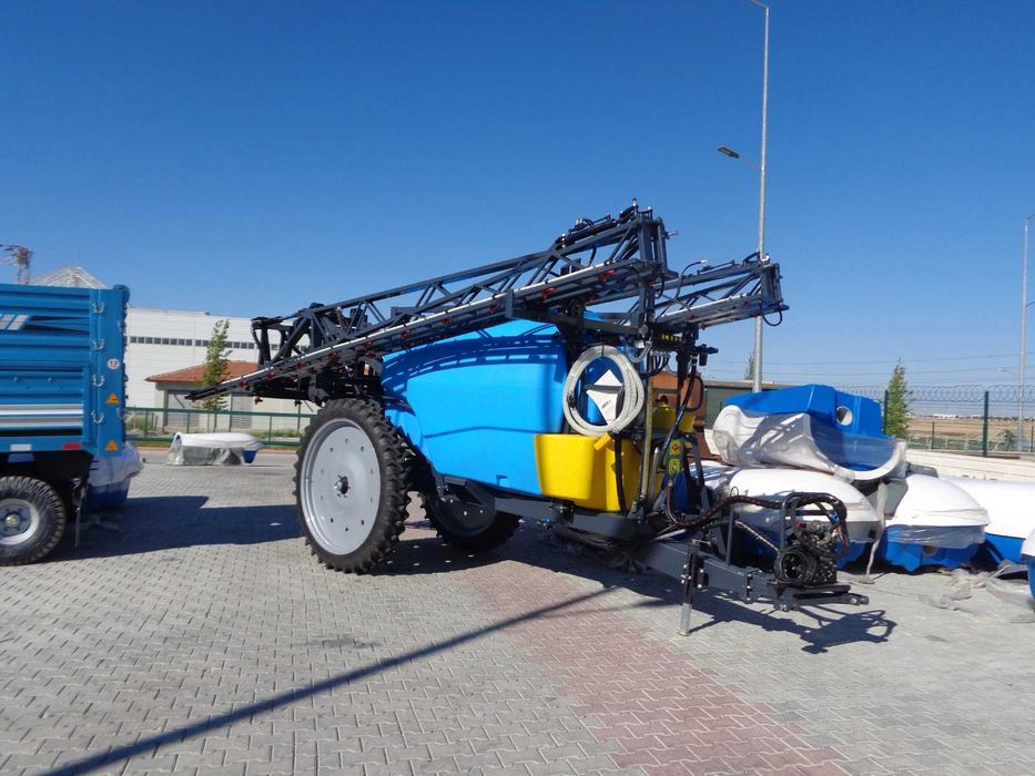 Masina de erbicidat/MET/Erbicidator 3000litri si lancii 24m Annovi