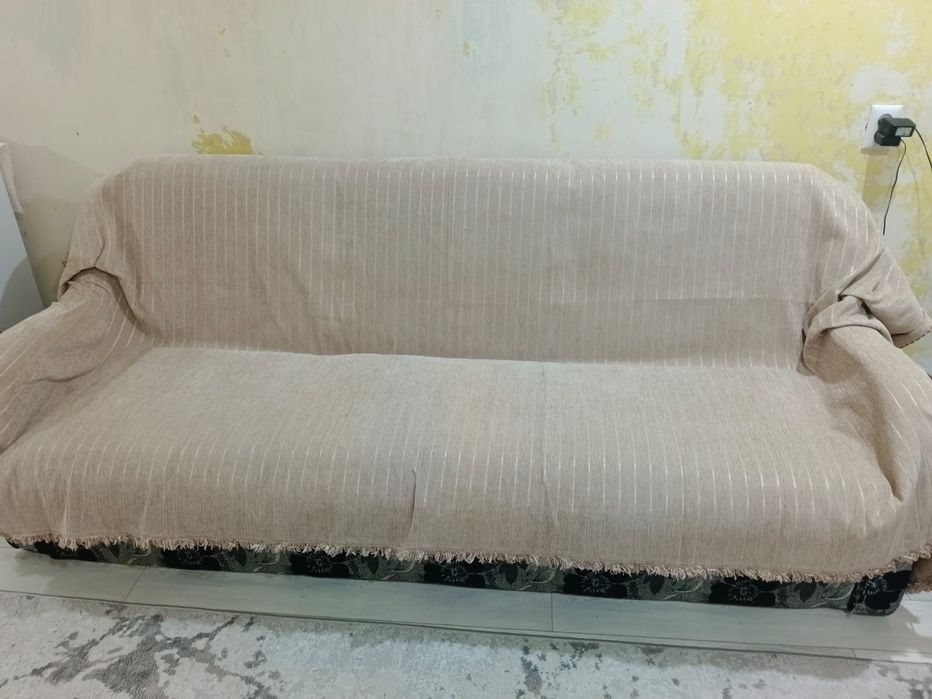 Продаётся диван 15000