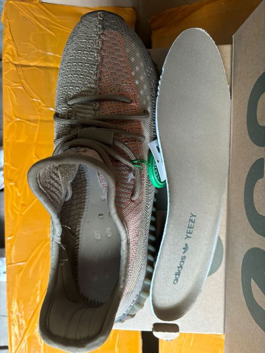 Adidas yeezy boost 350 v2.,