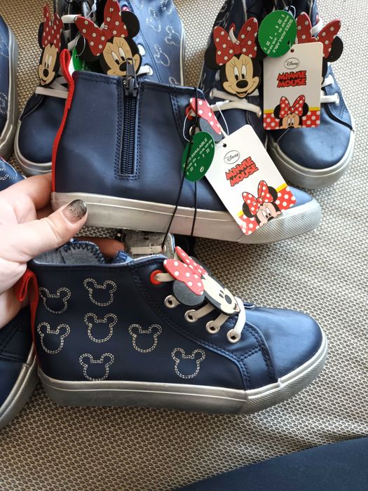 Нови кецове с Мики Маус номер 29,30,31,32