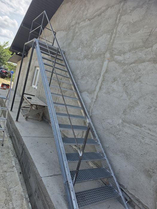 Scari zincate exterior facem modele diferite