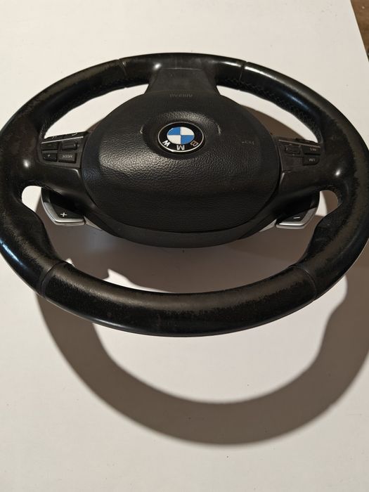 Vând volan BMW  seria 5 F10/F11 padele top stare buna cu airbag