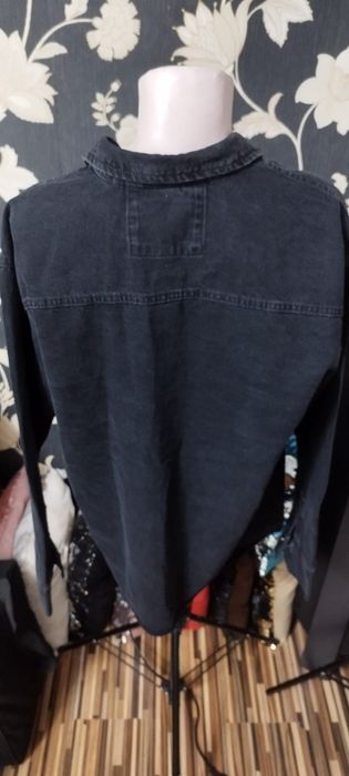 Vând jacheta jeans tip camasa