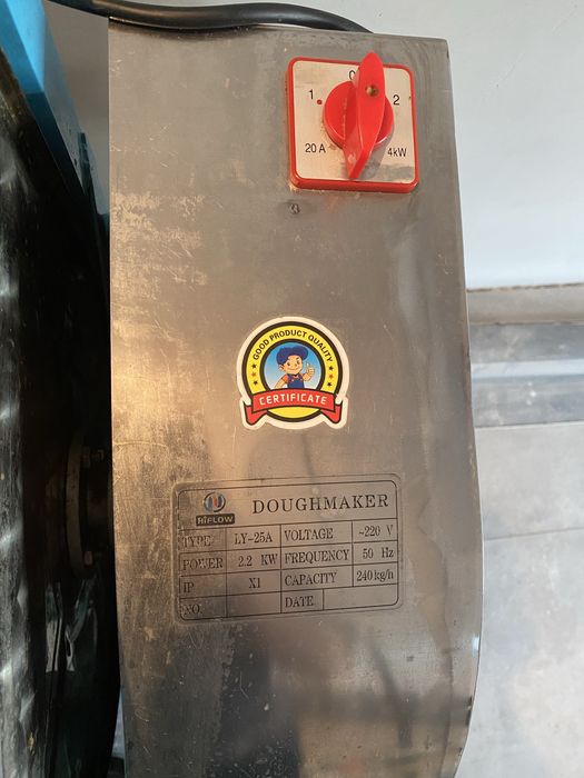 Тестомес. 25кг. Почти новый.