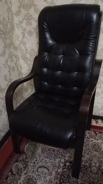 Kreslo lar.kojali 2ta va kachestvinniy materiallari 4ta qoldi