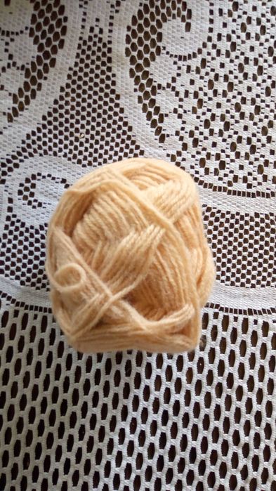 Продавам 12 гранчета прежда