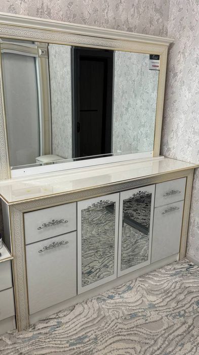 Spalni mebel sotiladi