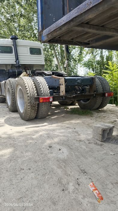 Камаз сотилади тягач 2000 й 13000долр документ гба саларкада юради