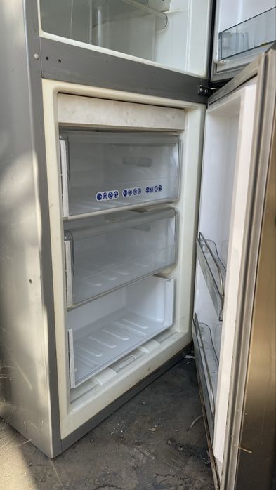 Холодильник в рабочем состояний