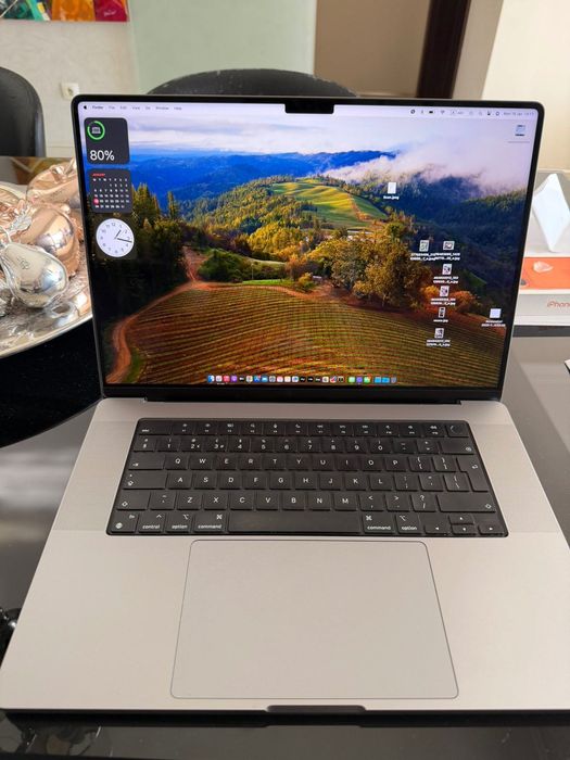 MacBook Pro 16" M1 Pro 10-Core CPU, 16-Core GPU, 16GB RAM, 512GB SSD
