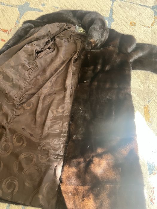 Продам норковую шубу р.48-50