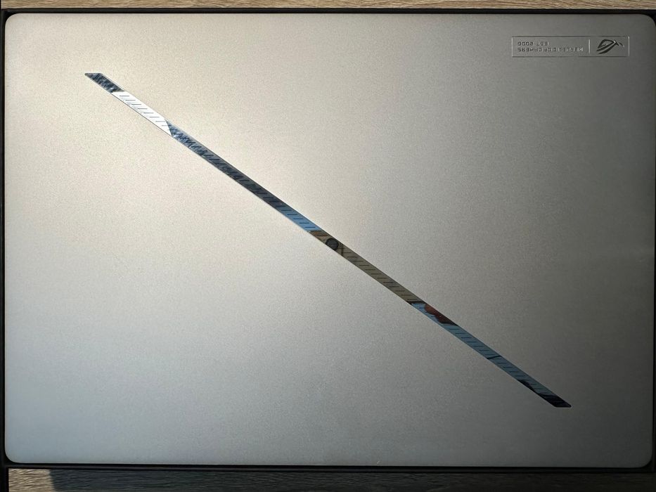 asus rog  ZEPHYRUS G16 OLED