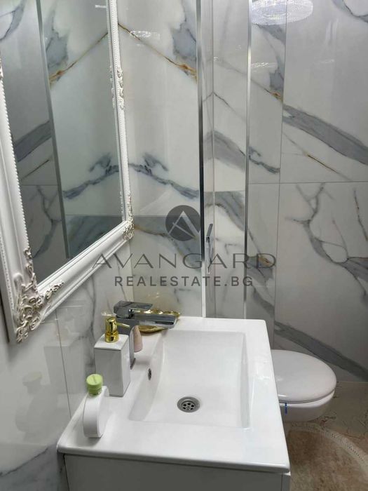 Продава се Двустаен апартамент в Пловдив, Христо Смирненски - 67 кв.м за 2500 €/кв.м - Снимка #8