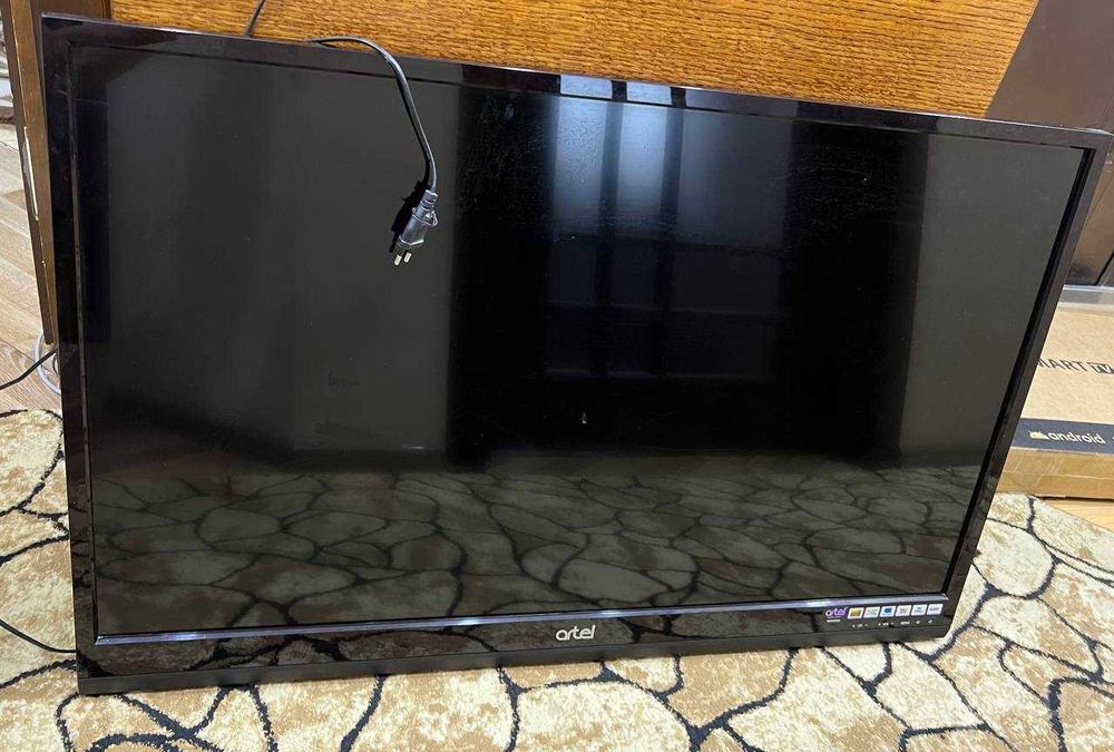 телевизор Artel 43 диагональ HD