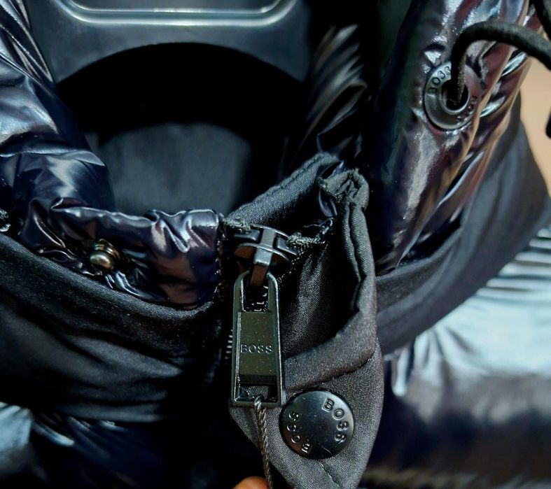 Geaca Boss impermeabila gluga detasabila