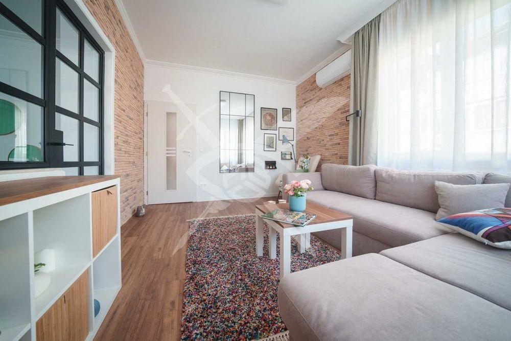 Продава се Многостаен апартамент в София, Център - 111 кв.м за 2642 €/кв.м - Снимка #2