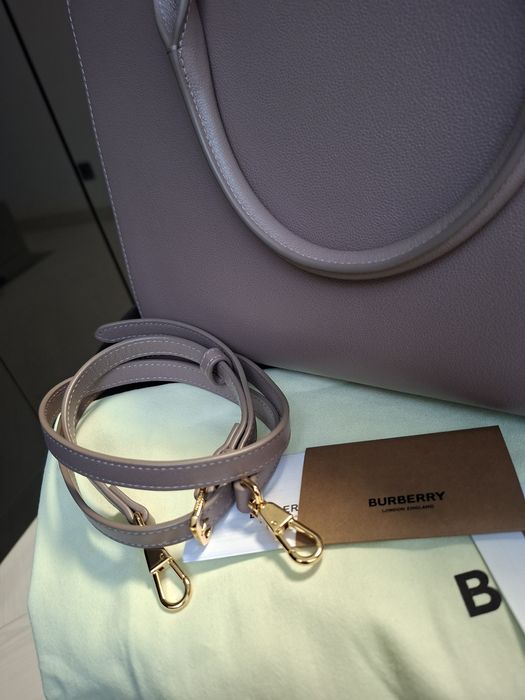 Geanta de mana Burberry model 2025