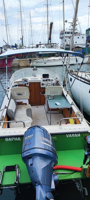 Продавам лодка напълно оборудвана  готова за експлоатация