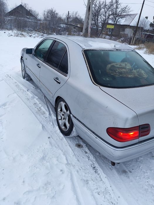 Продам Мерседес 210