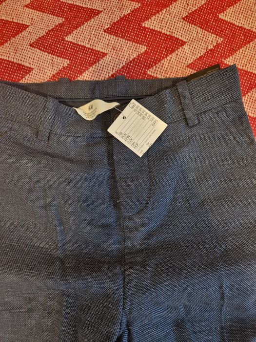 Vand pantaloni H&M nou