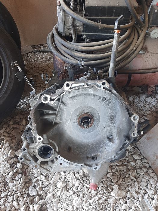 Продавам автоматична скоростна кутия от Vektra В  1.8 125к.с.