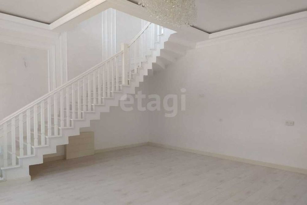 Продам два дома на участке 5 соток в Лимонарии.Кибрай