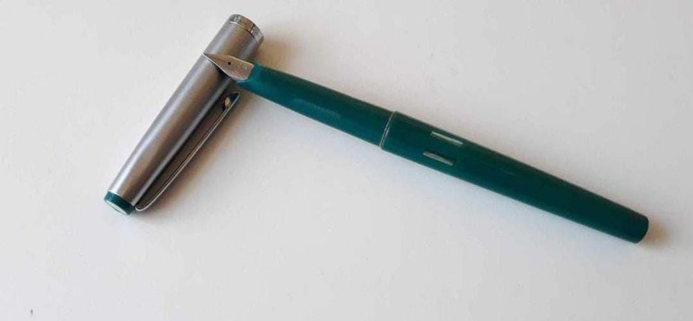 Vechi Stilou Geha 707 verde , Germania