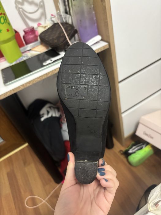 pantofi eleganti din catifea negra