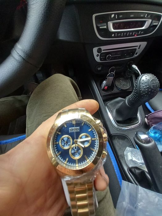 Vând ceasuri hugo boss